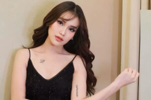 Pamer Tato Dibadannya, Ayu Ting Ting Tuai Pujian dari Netizen: Cantik Banget