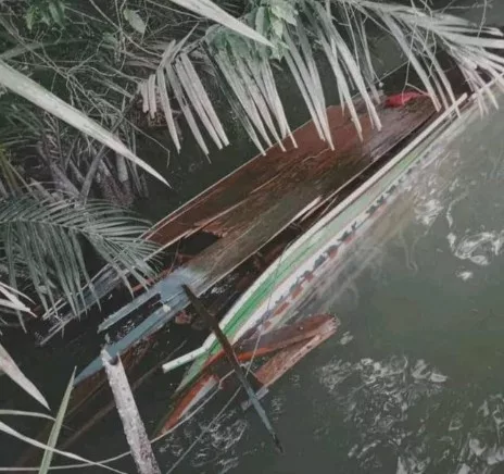 Mencekam! Speed Boat Pengantar Jenazah Tabrakan dengan Perahu di Palembang, 3 Orang Hilang