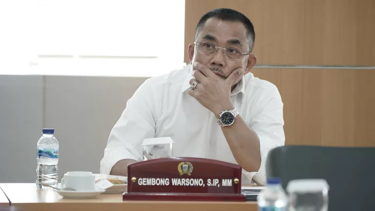 Inilah Profil Gembong Warsono Ketua Fraksi PDIP DPRD DKI Jakarta yang Meninggal Hari Ini 14 Oktober 2023