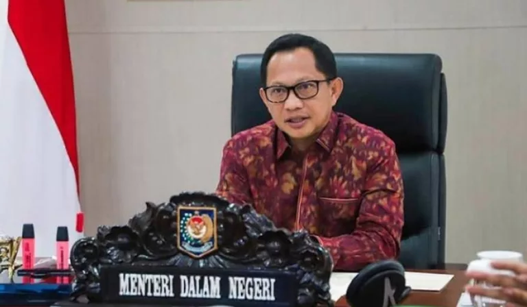Jokowi Tunjuk Tito Karnavian jadi Plt Menko Polhukam, Ini Alasannya