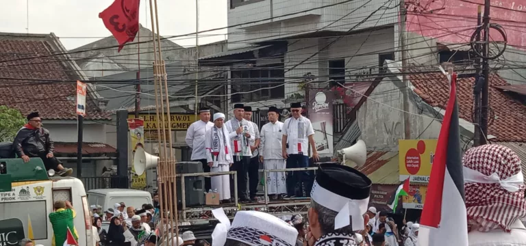 10 Ribu Warga Cimahi Tumpah Ruah Ikut Aksi Solidaritas Bela Palestina, Pj Walikota Hadir