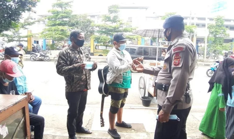 Brimob patroli desa binaan di Cikancung