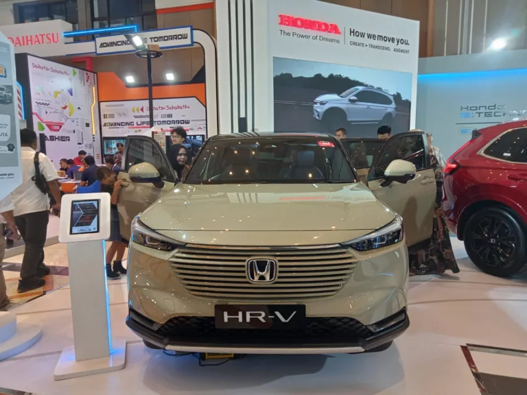 Pamer Warna Baru, Ini 5 Kelebihan Mobil SUV Honda HR V