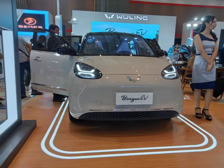 Mobil Listrik Wuling Binguo EV jadi Bintang di GIIAS Bandung 2023