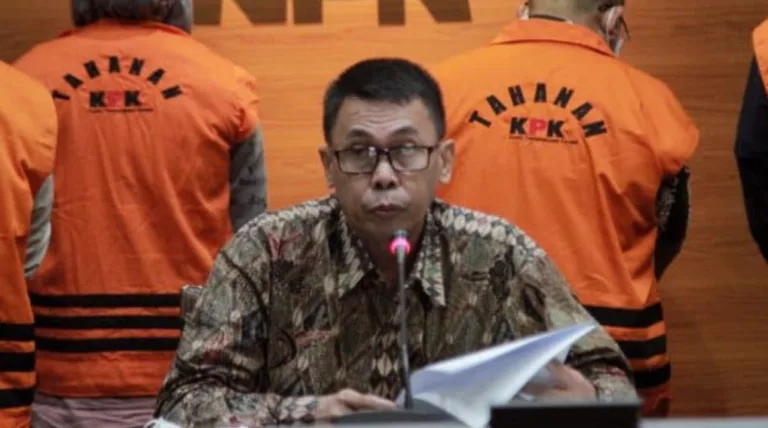 Profil Nawawi Pomalango, Ketua KPK Sementara Gantikan Firli Bahuri