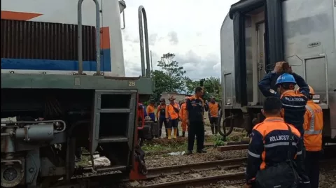 Proses Evakuasi Pramugara KA Turangga Berlangsung Dramatis