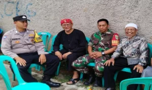 Personel Polres Ciamis sambangi warga